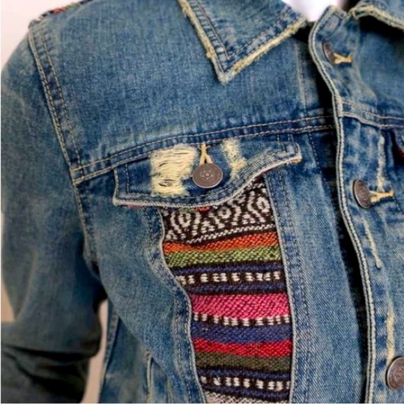 FREE PEOPLE boho style Aztec Baja distressed denim jacket. - Picture 5 of 5